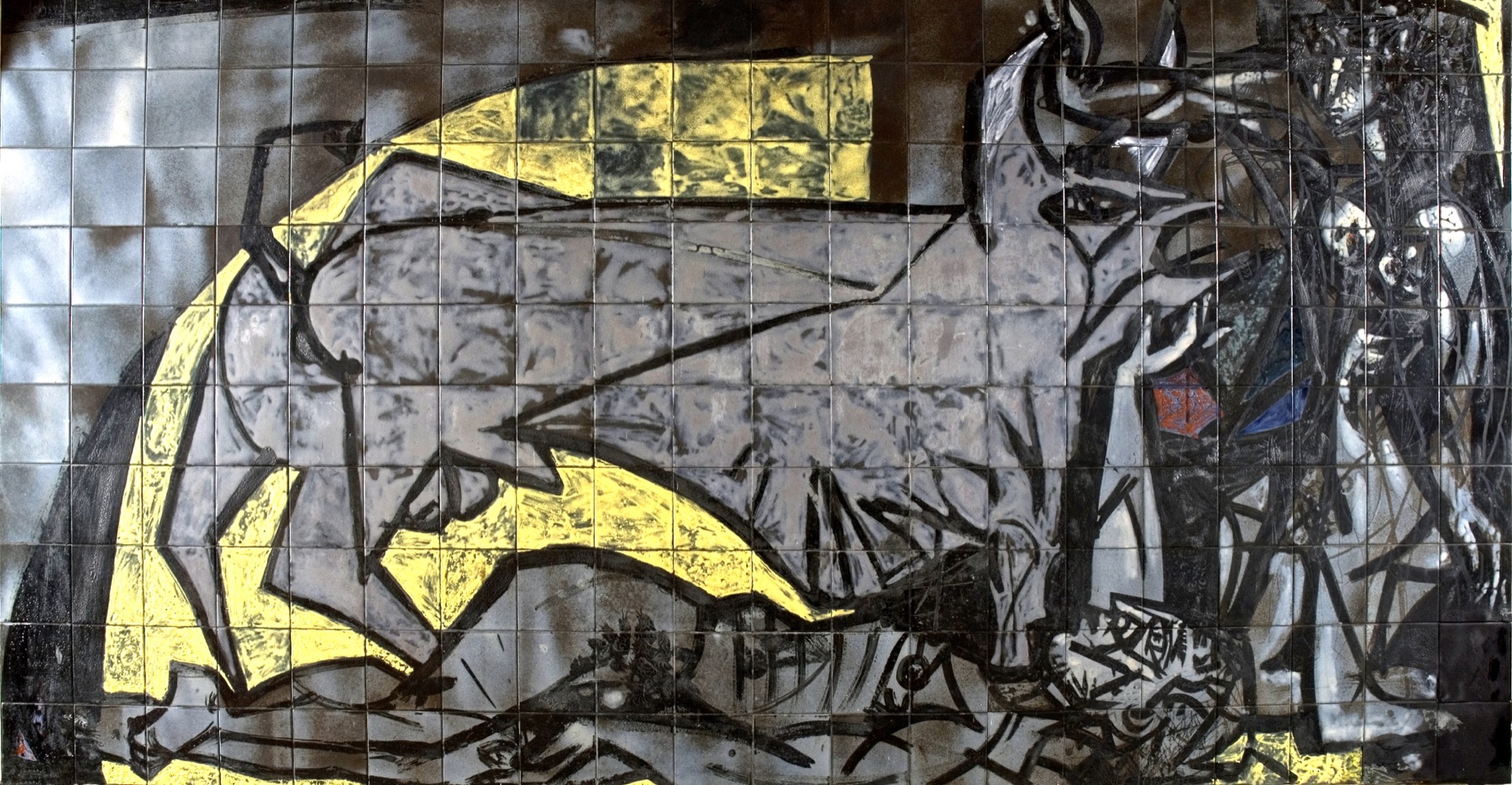 Vue panoramique d’une murale en céramique de Jordi Bonet